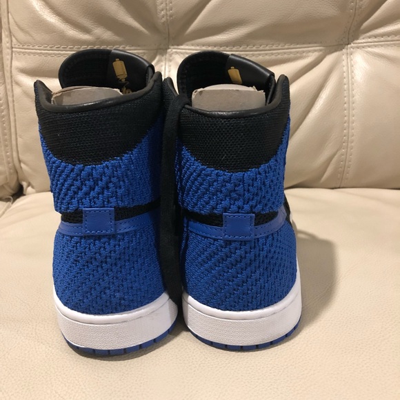 Air Jordan Retro 1 OG High Flyknit "Royal" - Picture 4 of 8